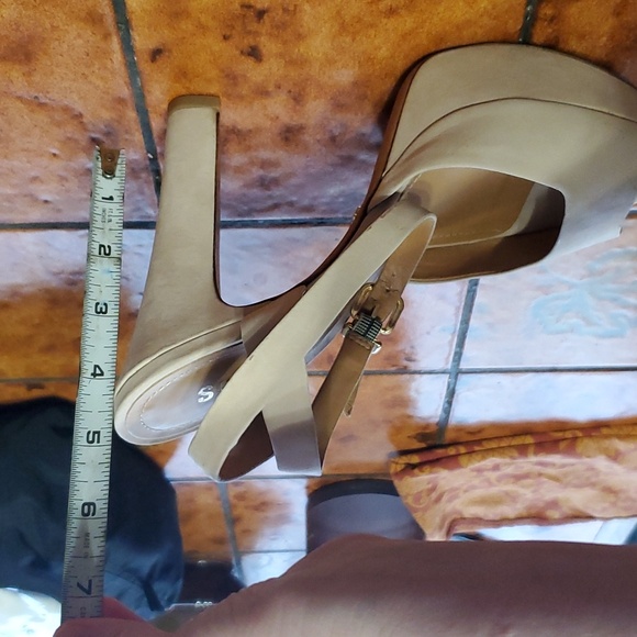 Schutz platform heels - Picture 5 of 8